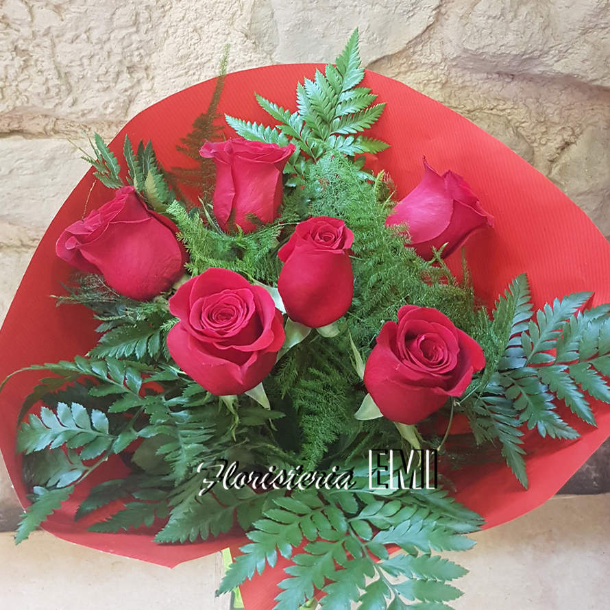 Roses Espectaculars de gran tamany, aconseguides gracies al cultiu artesanal.